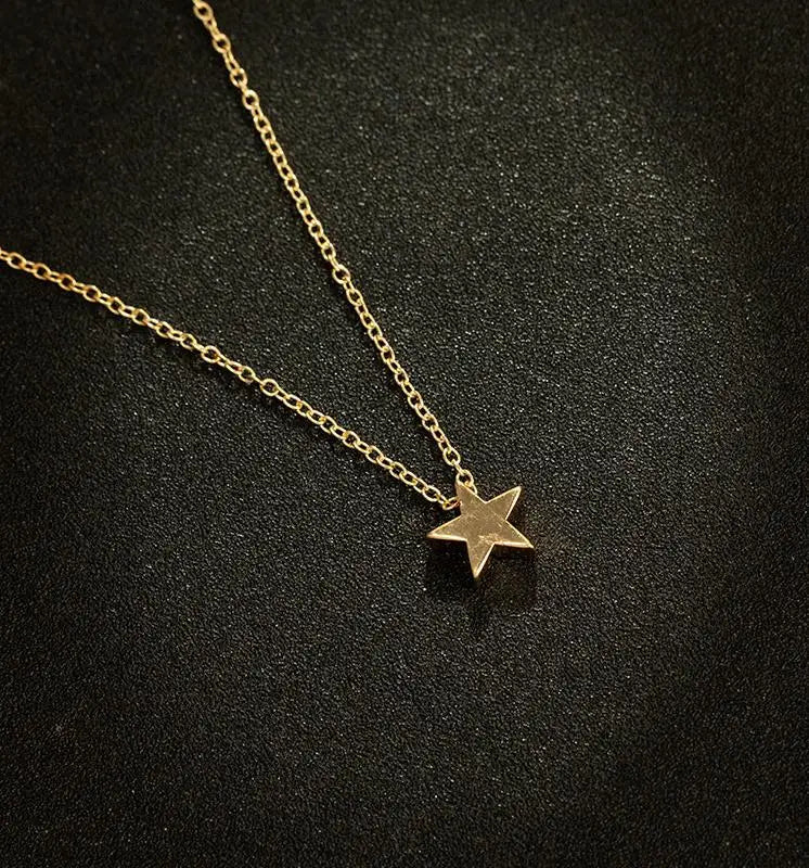 Collar Corto con Dije de Estrellas