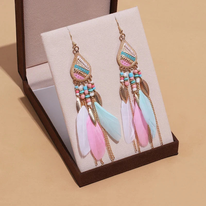 Aros Largos Boho con Pluma y Borlas