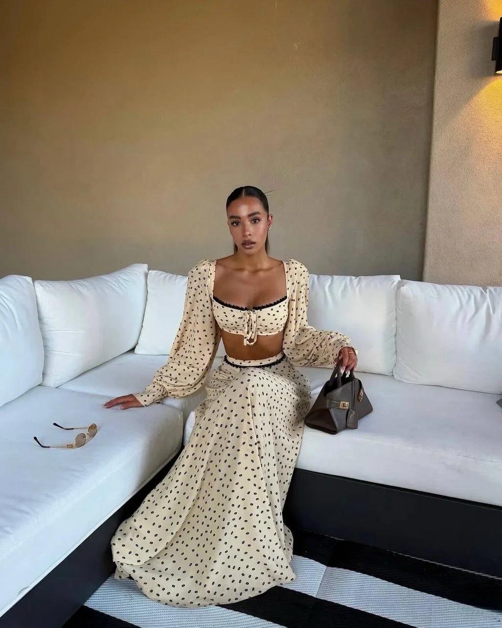 Conjunto Top Lunares y Falda Línea A