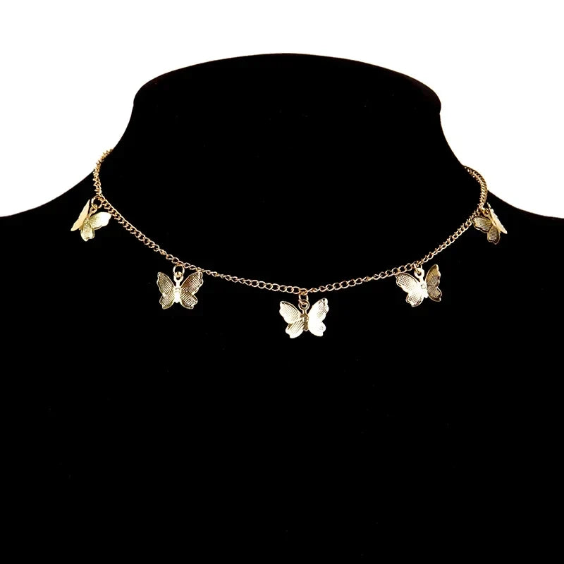 Collar Doble Capa con Dije de Mariposa