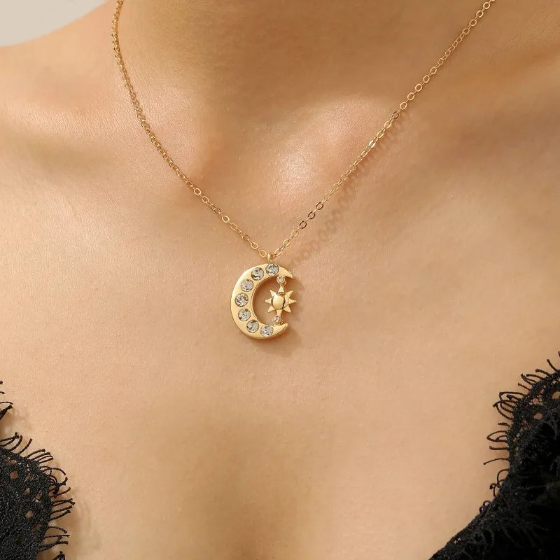 Collar Vintage con Dije Sol y Luna