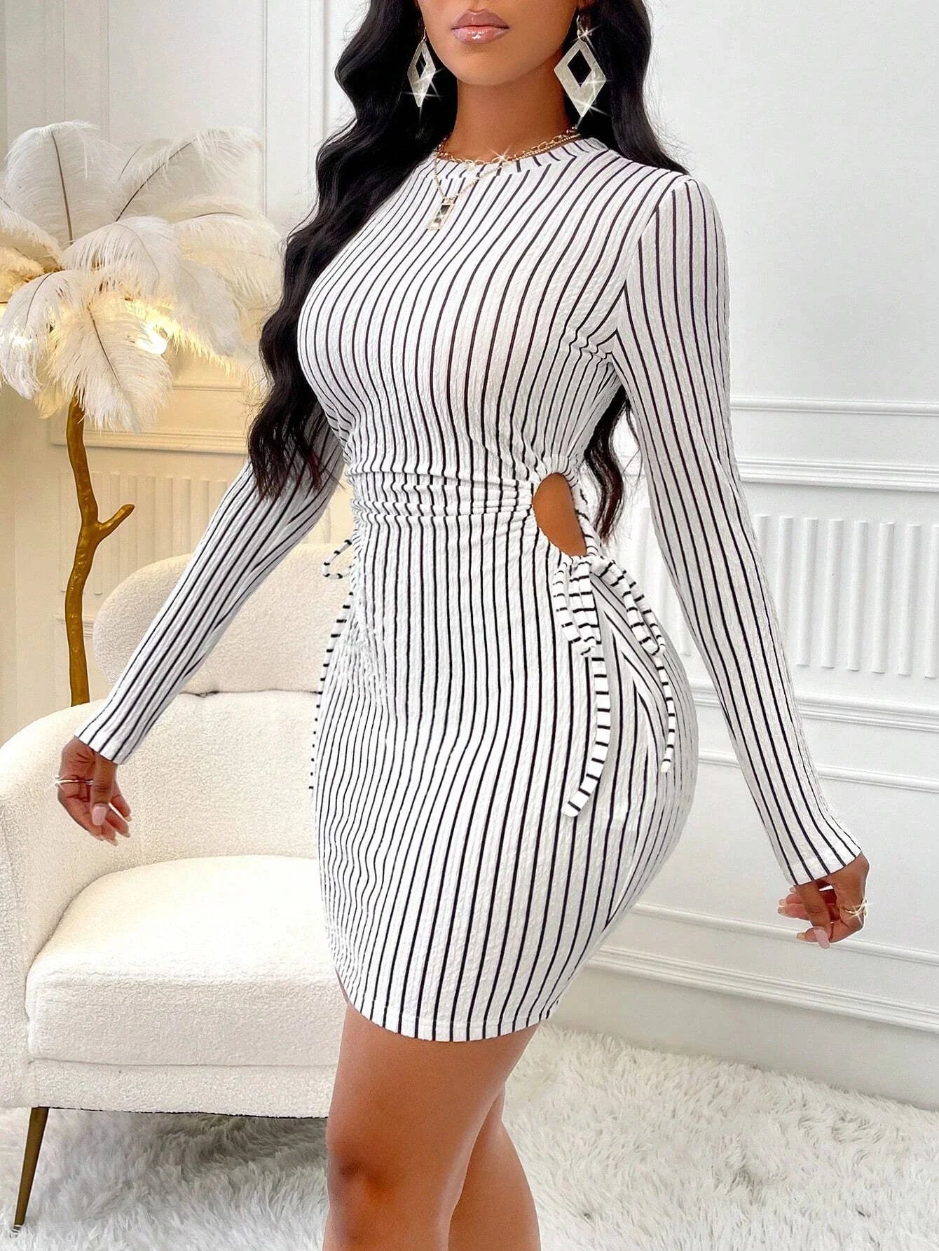 Mini Vestido Calado con Cordones y Rayas