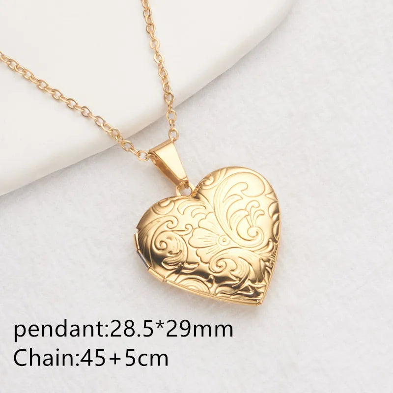 Collar de Acero Inoxidable con Dije Corazón Abierto