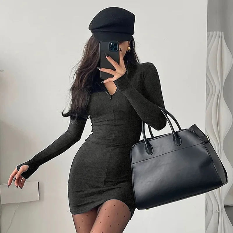 Vestido Corto Tejido Cuello Alto Manga Larga Bodycon