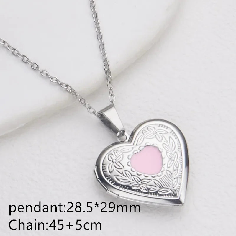 Collar de Acero Inoxidable con Dije Corazón Abierto