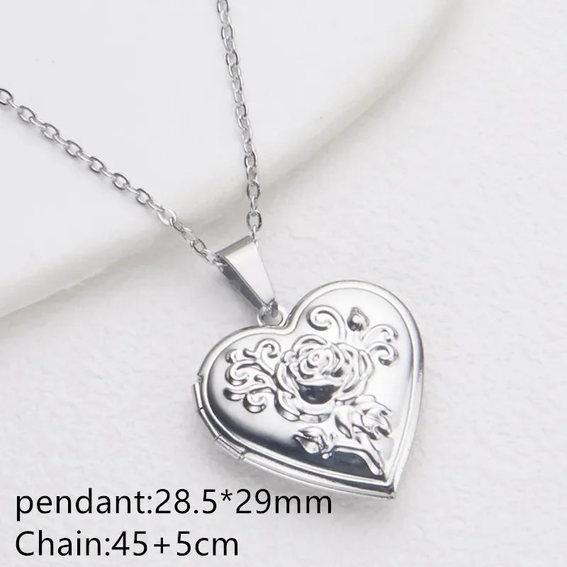 Collar de Acero Inoxidable con Dije Corazón Abierto