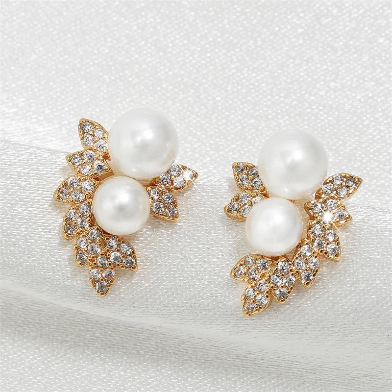Aros Stud con Perla y Zirconia Forma de Hoja