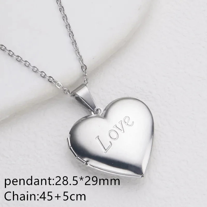 Collar de Acero Inoxidable con Dije Corazón Abierto