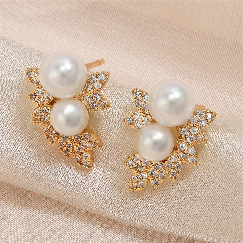Aros Stud con Perla y Zirconia Forma de Hoja