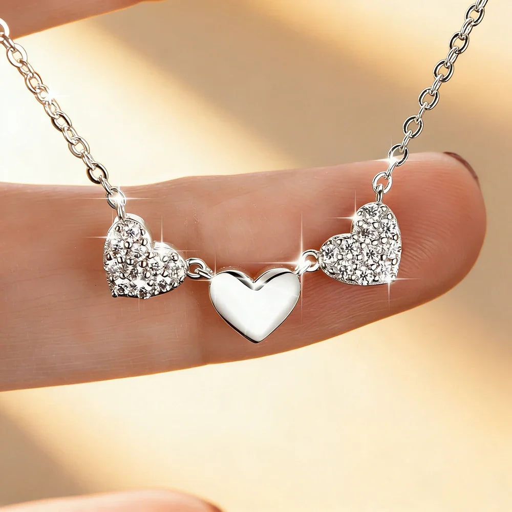 Collar 14K Gold Filled con Tres Corazones de Moissanita