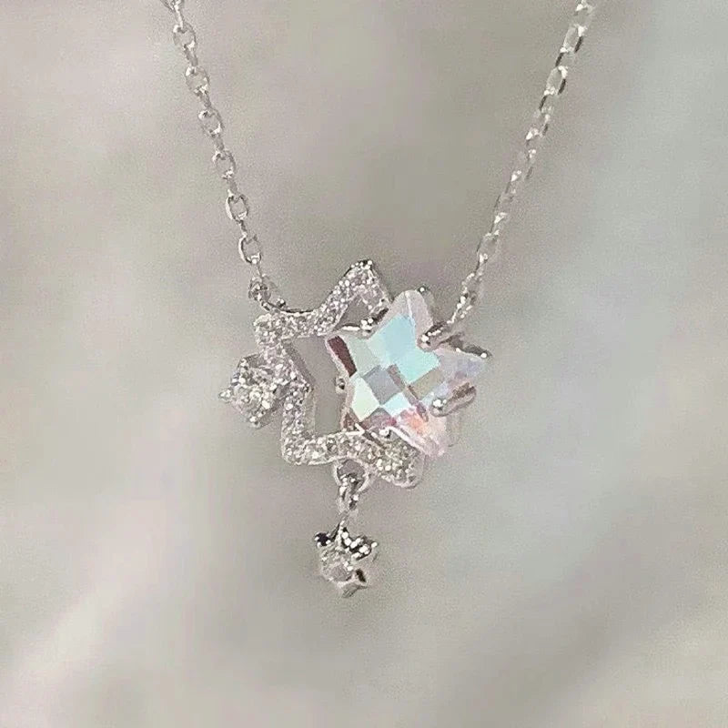 Collar con Dije Planeta y Corazón Rosa con Zirconia