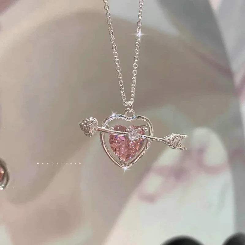 Collar con Dije Planeta y Corazón Rosa con Zirconia