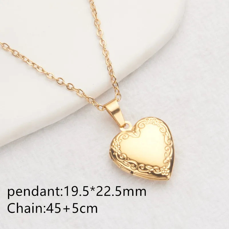 Collar de Acero Inoxidable con Dije Corazón Abierto
