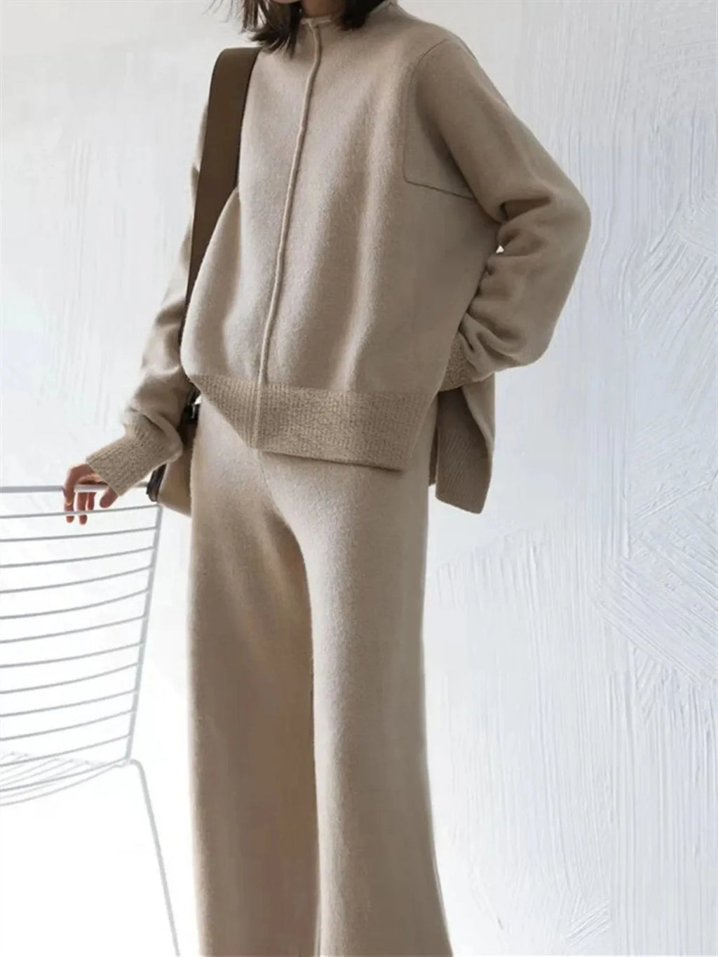 Conjunto Tejido Beige Oversized Medio Cierre y Wide Leg