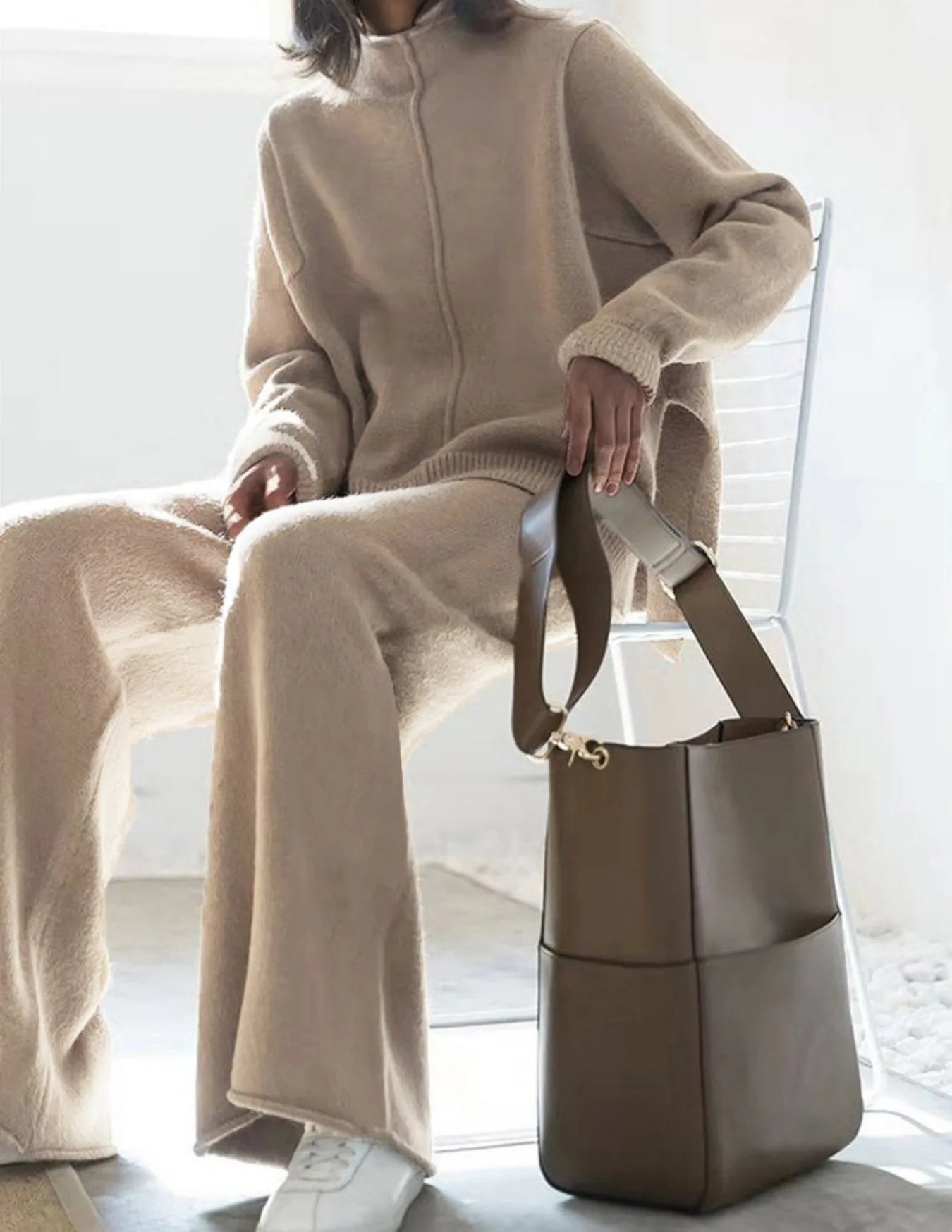 Conjunto Tejido Beige Oversized Medio Cierre y Wide Leg